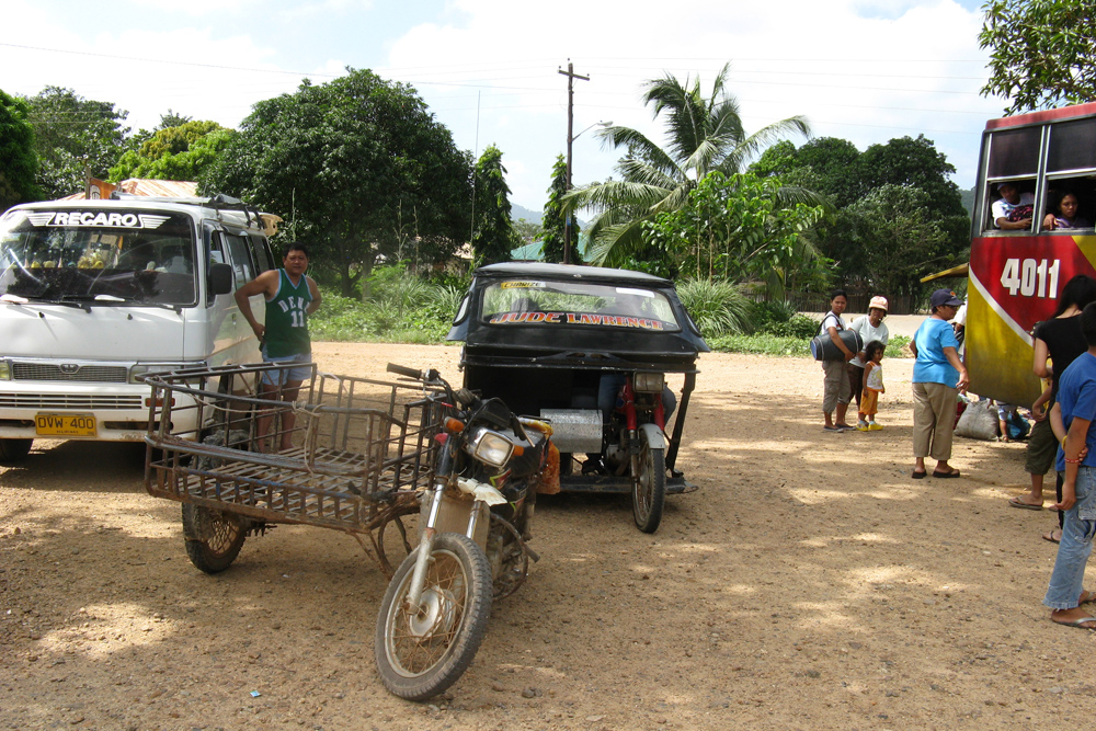 На Филиппинах ездят на всем, у чего есть колеса. Автолюбители — настоящие Самоделкины