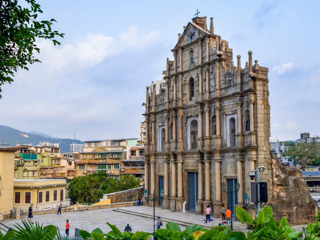 Ночной Макао, руины собора Святого Павла и ворота храма А-Ма фото