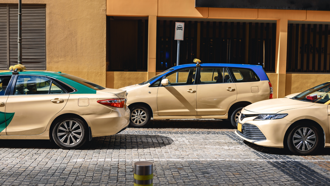 Фото официального такси в Дубае