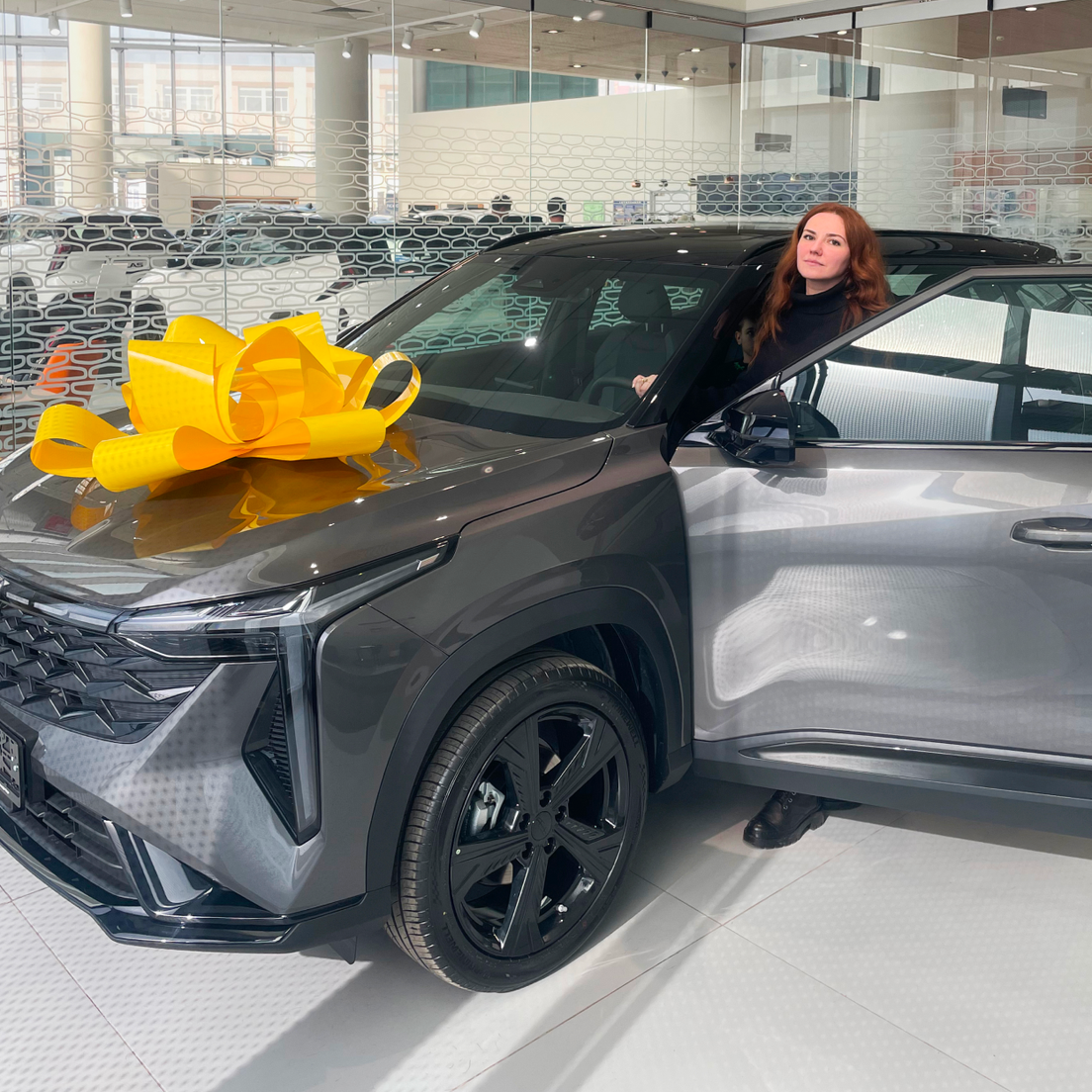 Победительница акции «Призоград» с новым автомобилем