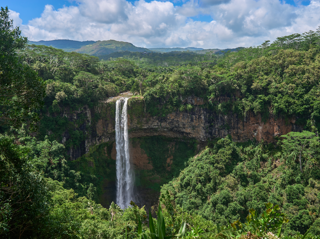 Фото водопада на Маврикии