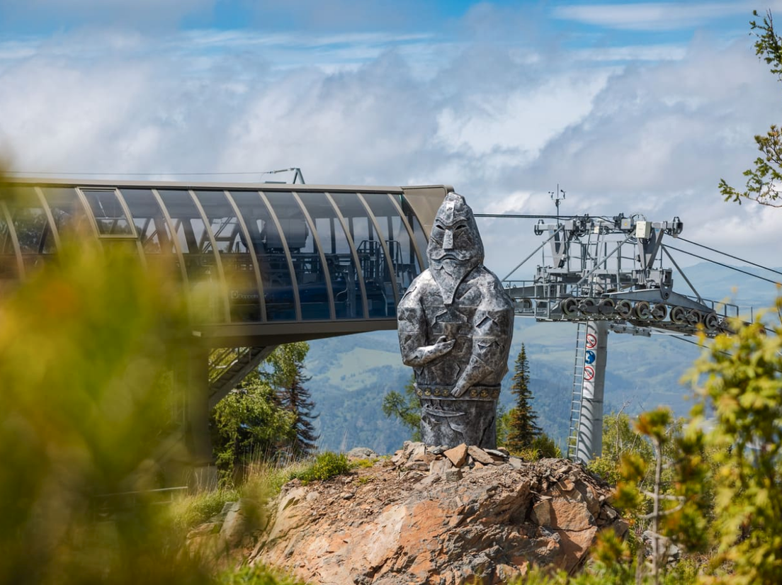 Статуя богатыря Когудея Мергена, Алтай