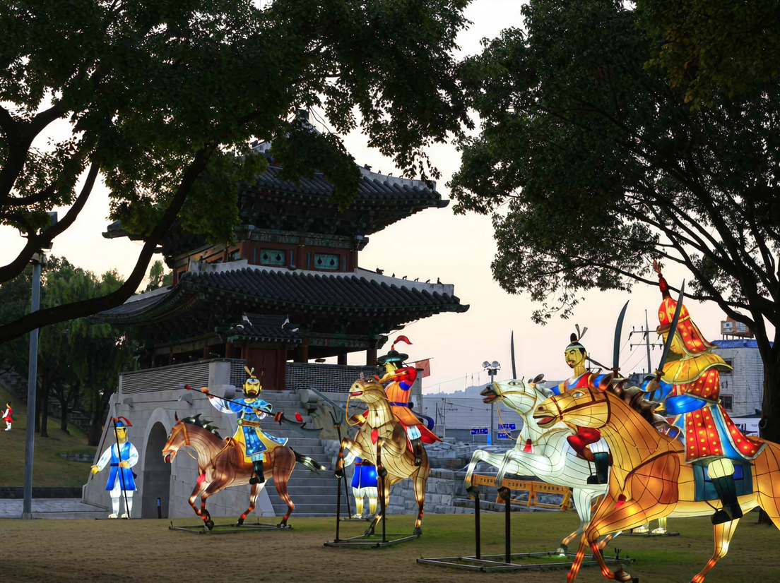 Фестиваль фонарей у крепости Чинчжусон