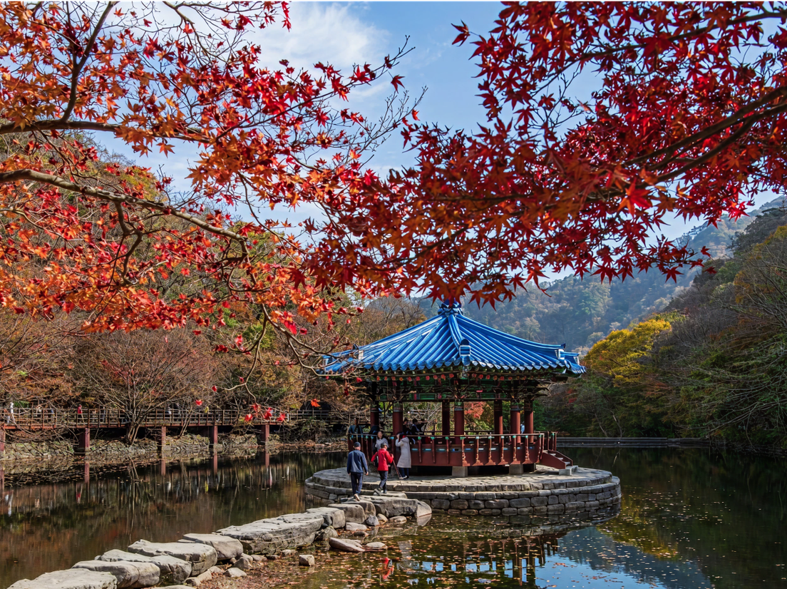 Беседка в национальном парке Нэчжансан