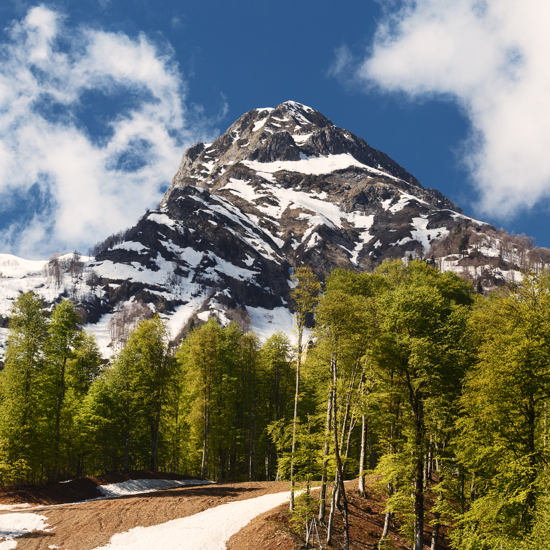 Пик Черная пирамида фото