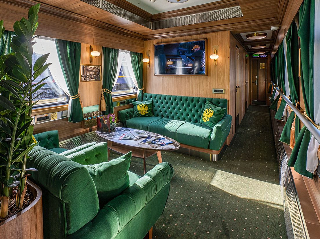 Интерьер состава «Рускеальский экспресс»