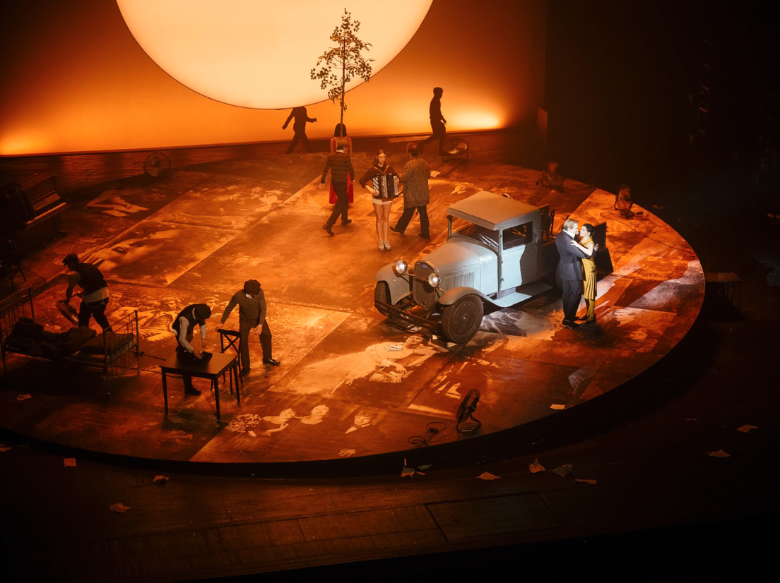 Что посмотреть на майские праздники: спектакли в МХАТ имени Горького