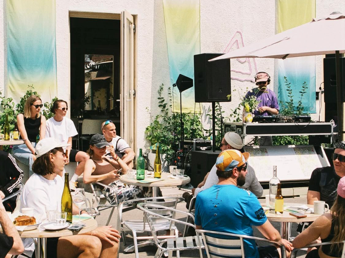 Майские выходные: обед на веранде