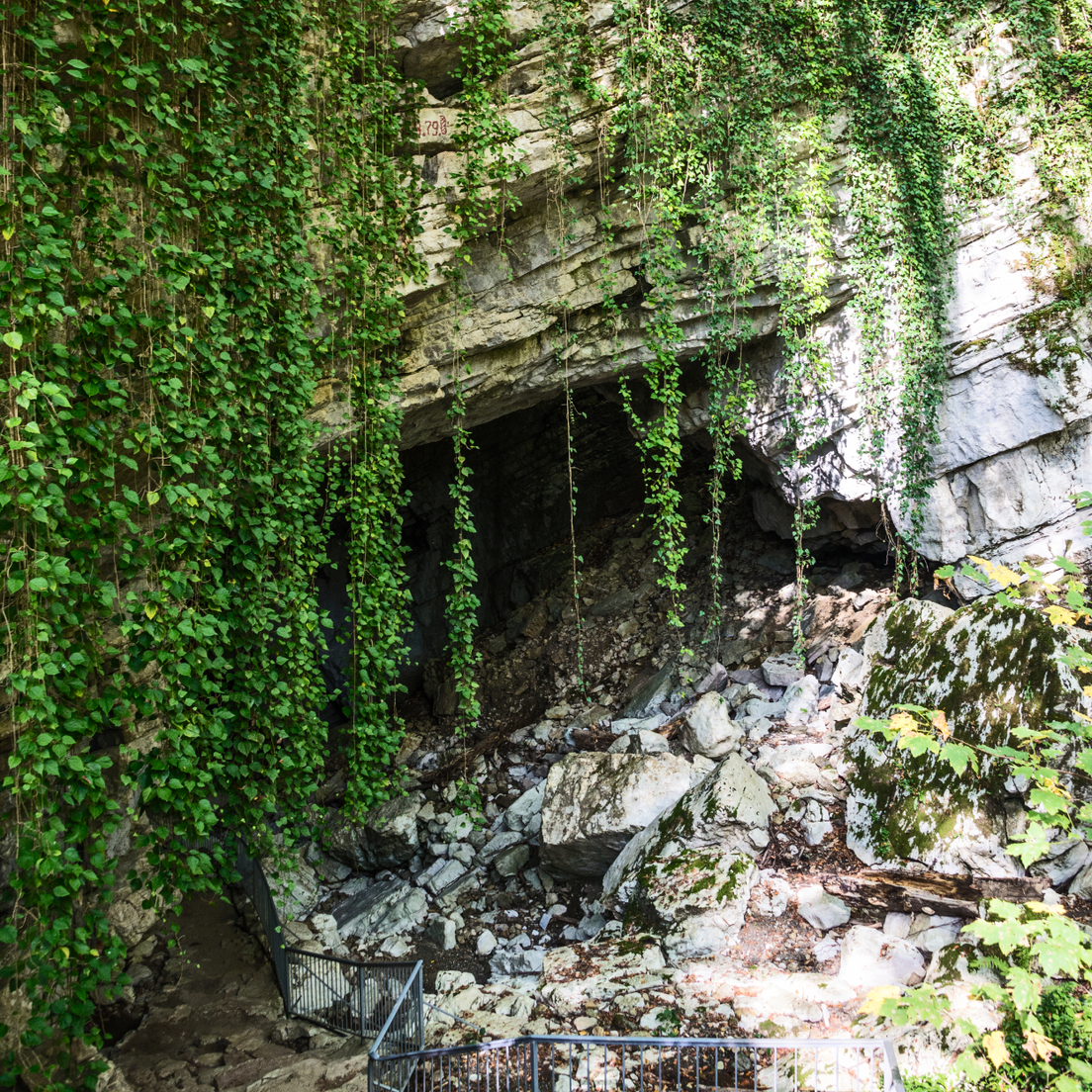 Вход в Воронцовские пещеры фото