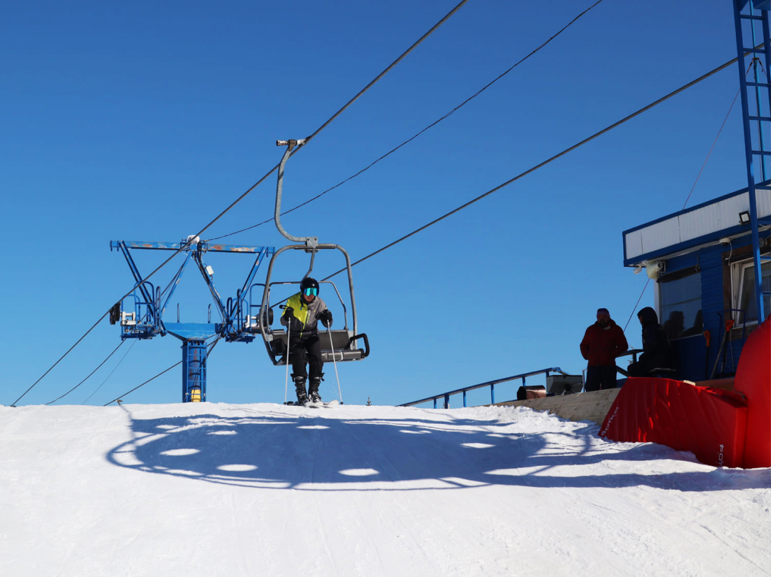 Кресельный подъемник «Синее кресло» в Шерегеше
