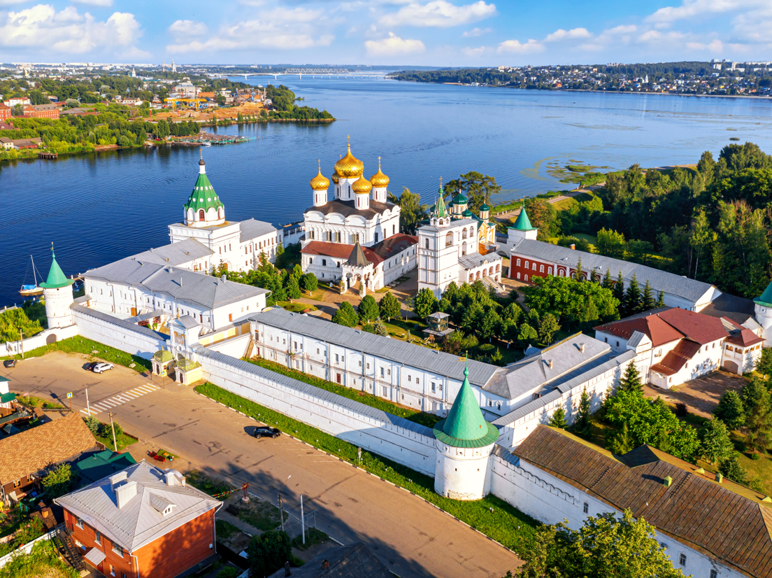 Ипатьевский монастырь в Костроме