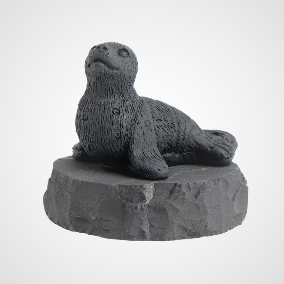 Нерпа из шунгита, фото