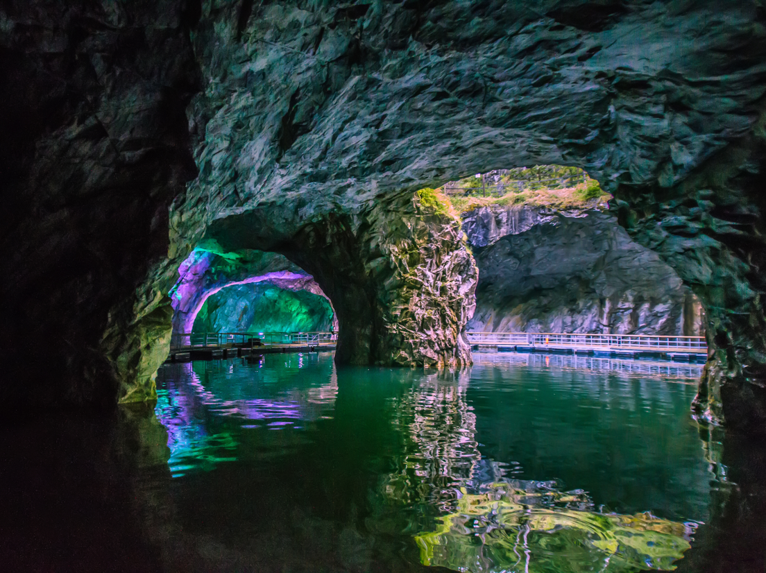 Пещеры в парке «Рускеала», фото