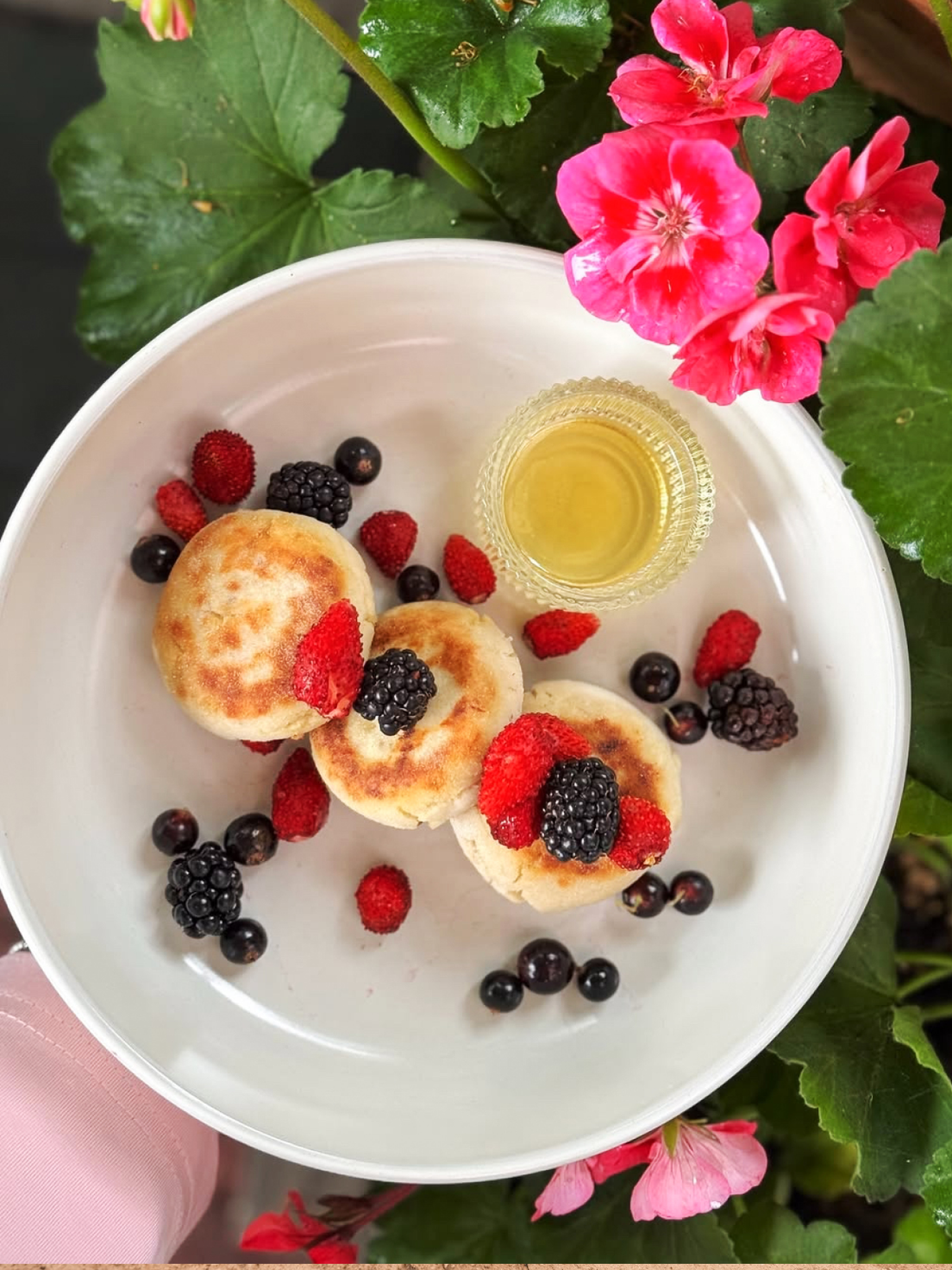 Розовый домик Amalienau Breakfast в Калининграде и фирменные сырники