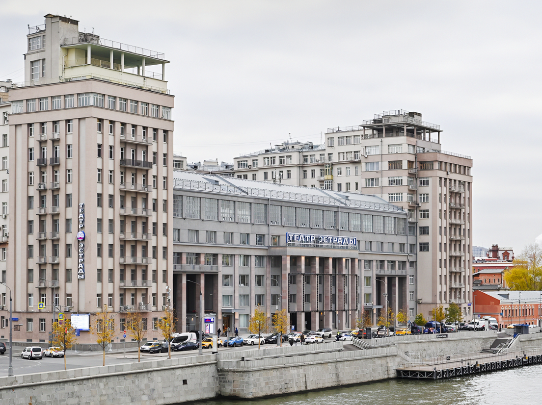 Здание театра эстрады в Москве