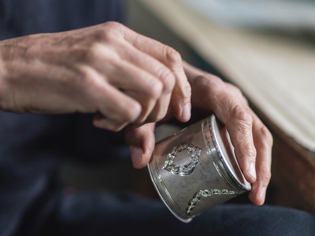 Серебряная чашка, фото