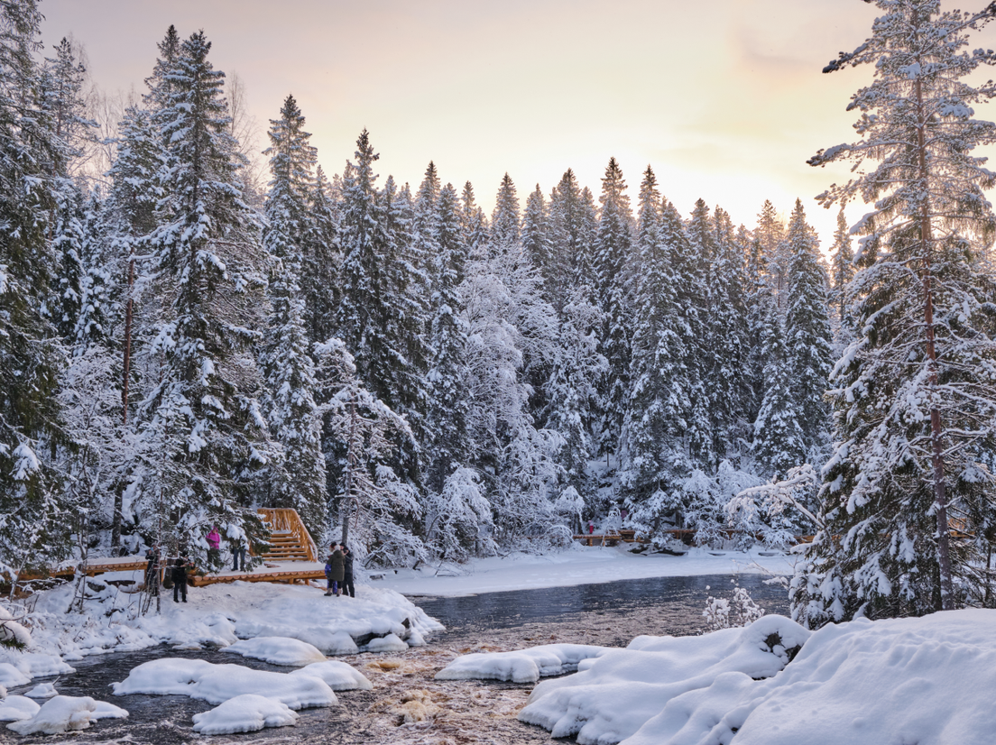 Фото: новогодняя Рускеала